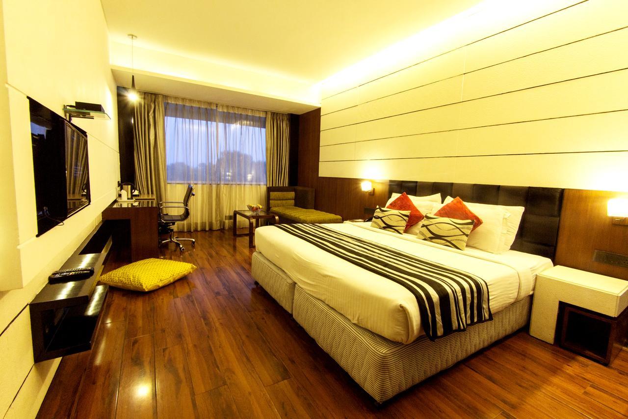 Hotel Gk International Chandīgarh Extérieur photo