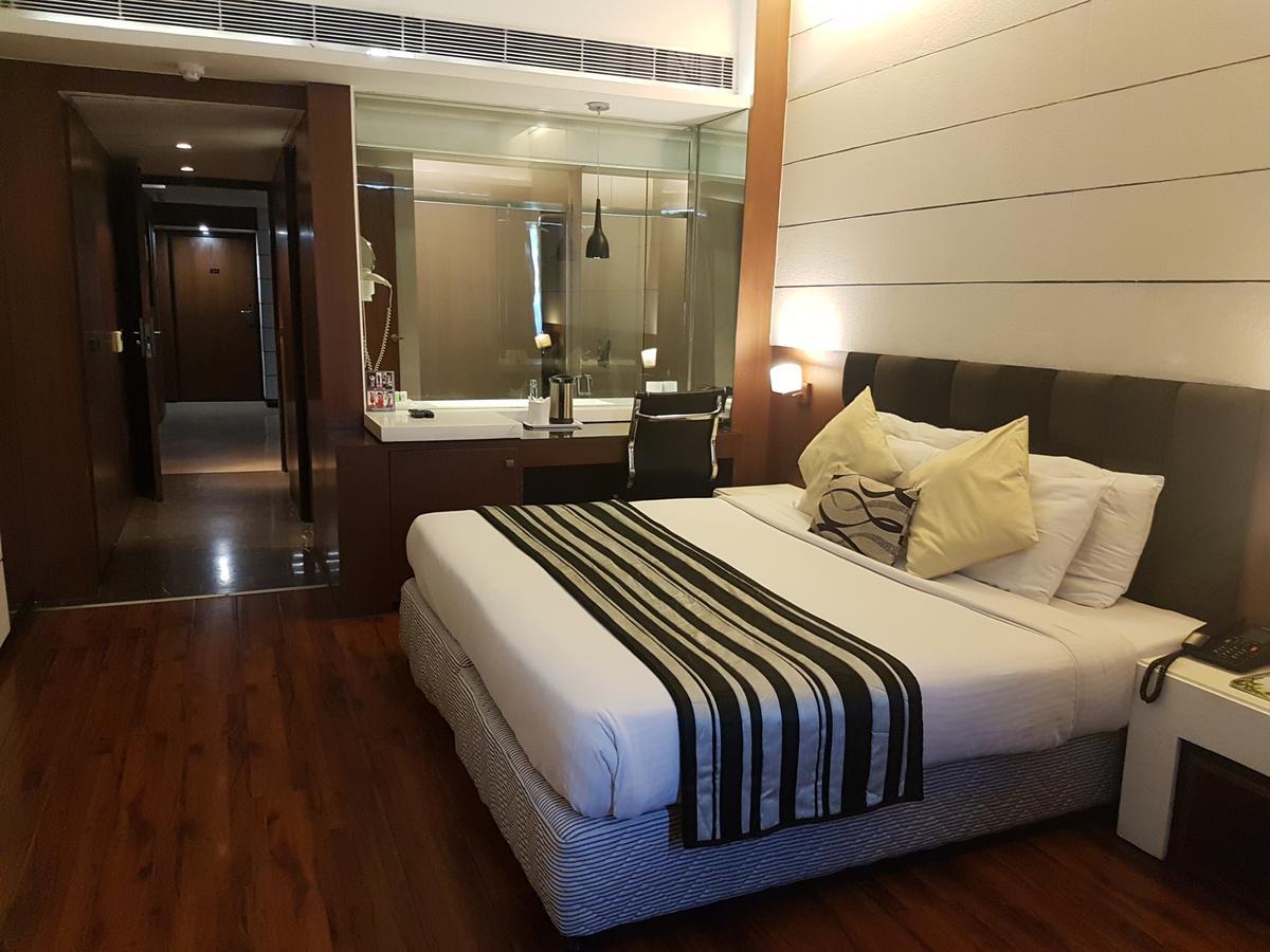 Hotel Gk International Chandīgarh Extérieur photo