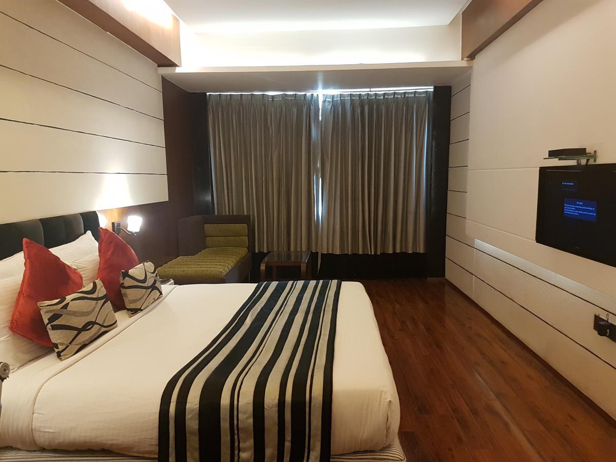 Hotel Gk International Chandīgarh Extérieur photo