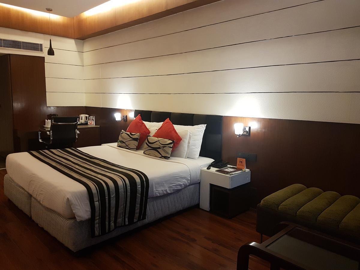 Hotel Gk International Chandīgarh Extérieur photo