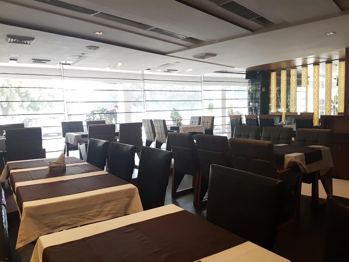 Hotel Gk International Chandīgarh Extérieur photo