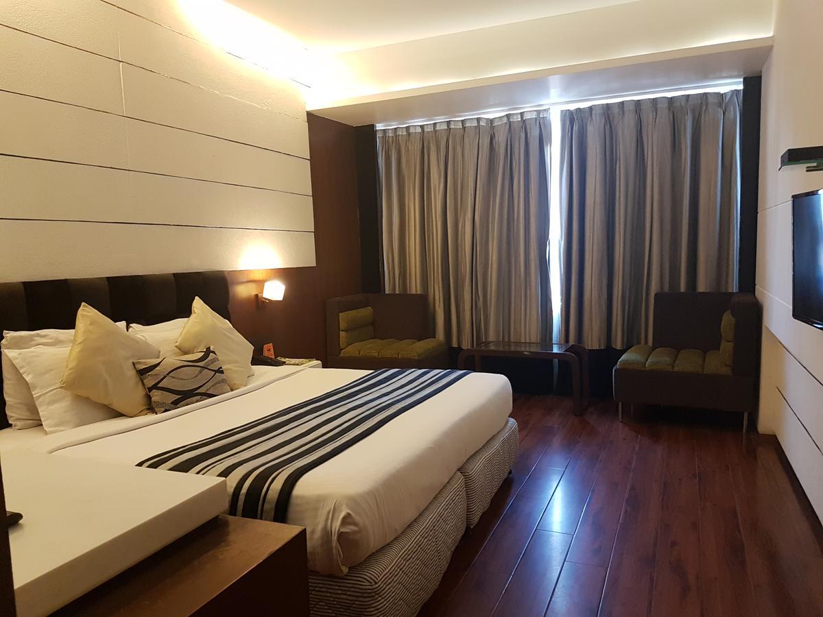 Hotel Gk International Chandīgarh Extérieur photo